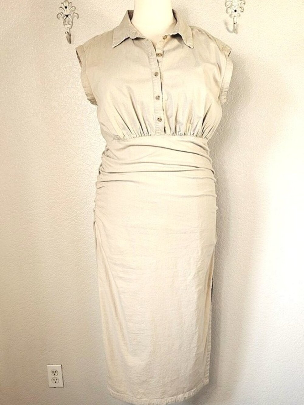 Anthropologie 2X Midi Dress Cap-Sleeve V-Neck Ruched Slim Linen Blend Tan